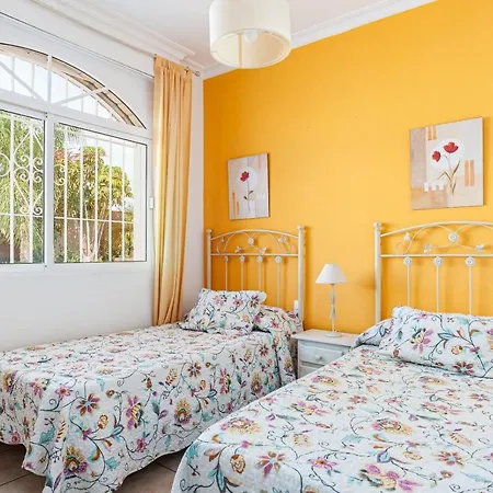 Fuente1 Piscina Comun Famila Conil de la Frontera